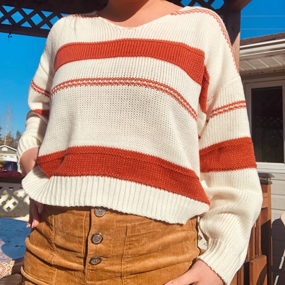 Knitted blouse🤍 - Picture 1 of 3